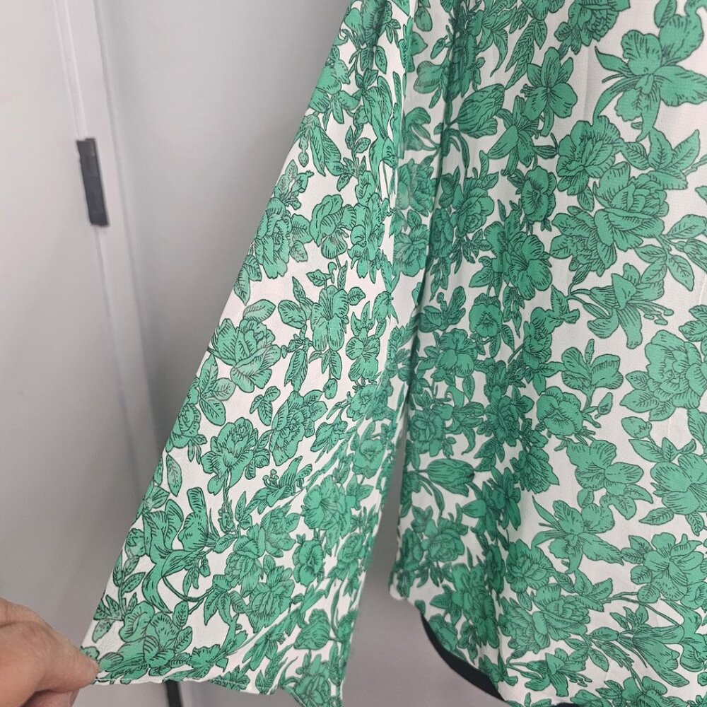 Calypso Green & White Floral Blouse with Trumpet Sleeves Women's - Size Medium - Picture 4 of 7